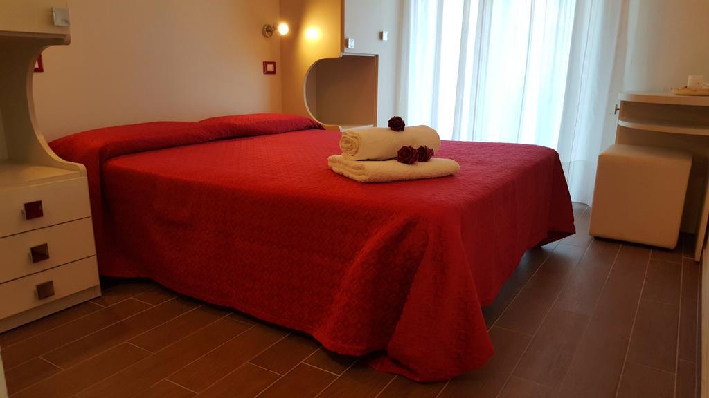 Hotel Perla Verde Rimini Zimmer foto