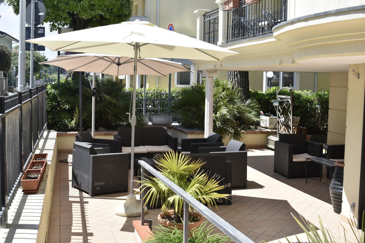 Hotel Perla Verde Rimini Exterior foto